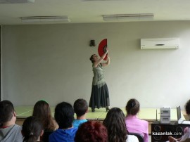 Испанска танцьорка на фламенко предпочита Казанлък и розите пред родината си