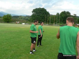 Казанлъшки футболист се включи в подготовката на “Нефтохимик“. Бургазлии пристигнаха вчера в Казанлък