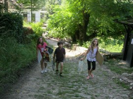  Малките художници от „Арт линия“ участваха на пленер в Боженци