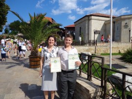 Пореден успех за възпитаниците от школата по пиано и забавна песен при НЧ „Възродена искра - 2000” / Новини от Казанлък