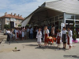 Цветарите на пазара са вече в нов светъл павилион