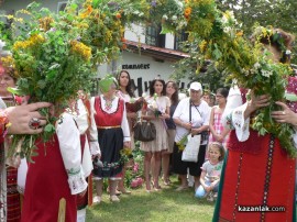 С Еньовски ритуали бе закрит Празник на розата 2013