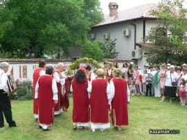 С Еньовски ритуали бе закрит Празник на розата 2013