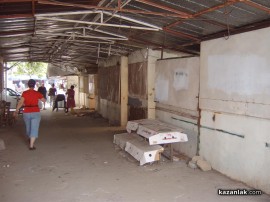 Цветарите на пазара са вече в нов светъл павилион