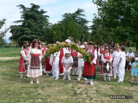 С Еньовски ритуали бе закрит Празник на розата 2013