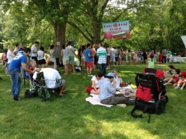 Казанлъчани направиха Фестивал на розата в Бостън