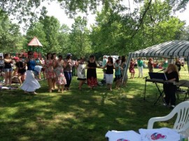 Казанлъчани направиха Фестивал на розата в Бостън