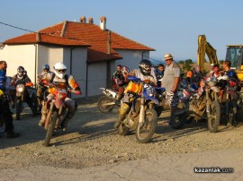 Казанлъчани с призово класиране в най-екстремното мото-състезание