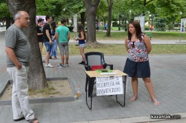 Над 1200 са вече подписите в подкрепа на правителството на Орешарски, събрани в Казанлък