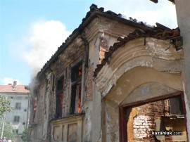 ВИДЕО: Голям пожар в центъра на Казанлък