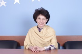 Аксения Тилева поднесе цветя на паметника на Левски / Новини от Казанлък