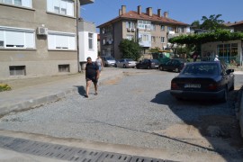 Започва полагането на улична настилка в пространството над Кооперативния пазар