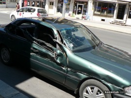 Младеж катастрофира със закупен преди дни автомобил / Новини от Казанлък