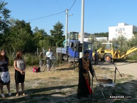 Видео: Първа копка на проекта за изграждане и канализацията на квартал „Крайречен“