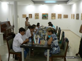 Видео: Шампион на Русия участва в шахматния двубой между клубовете от Казанлък и Толияти