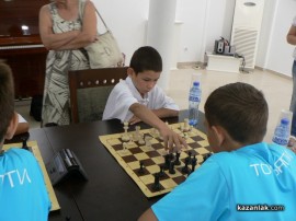 Видео: Шампион на Русия участва в шахматния двубой между клубовете от Казанлък и Толияти