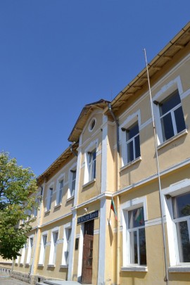 Община Казанлък започна ремонти на училища 