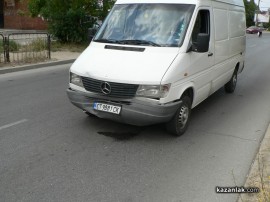 Видео: „Дъжд“ от пари предизвика катастрофа в Казанлък