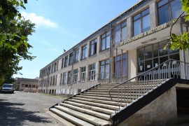 Община Казанлък започна ремонти на училища 