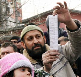 Фирма точи безплатен ток в циганската махала / Новини от Казанлък