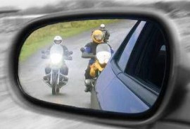 Кола блъсна моторист до Розово и избяга / Новини от Казанлък