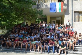 Националната школа по физика на Тео се подготвя в казанлъшкия лагер „Паниците“