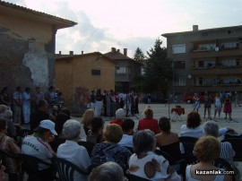 Откриха новия безплатен паркинг зад пазара