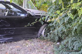 Хонда се заби в оградата на Българска Роза
