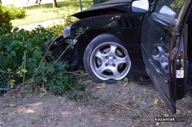 Хонда се заби в оградата на Българска Роза