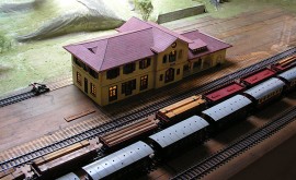 Макет на казанлъшката гара ни представя автентичния й вид