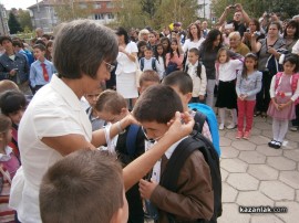 Видео: Първия учебен ден в ОУ „Паисий Хилендарски“
