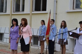 В Казанлък удари първият звънец