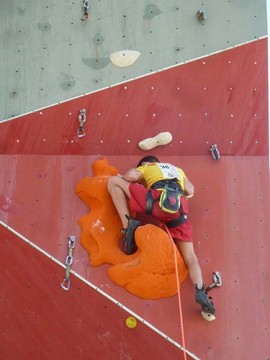 Казанлъчани развяха българския трибагреник край Вардар