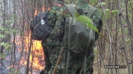 Община Казанлък осигурява вода и храна за всички, които гасят пожара в м. „Каракос“ / Новини от Казанлък