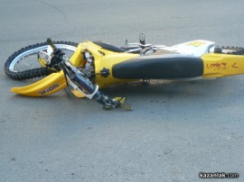 Моторист е с опасност за живота след катастрофа до училище Вапцаров