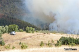 Пожарът навлезе в борова гора югоизточно от Горно Изворово/обновено - 1200 декара са изгорели/