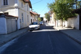 Въвежда се новата транспортна схема в ремонтирания участък зад Пощата