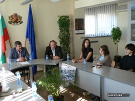 Ученици от ХГ „Св. Св. Кирил и Методий“ се завърнаха от лингвистичен лагер в Толияти