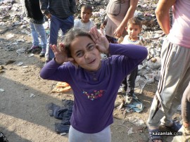 Шокиращи кадри от квартал Казмера, където ромите са оставени без ток