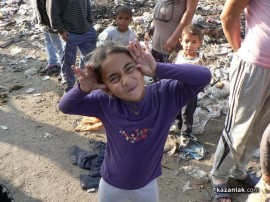 Шокиращи кадри от квартал Казмера, където ромите са оставени без ток