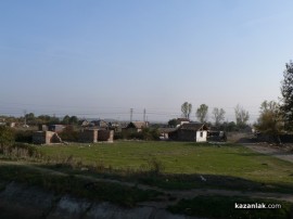 Шокиращи кадри от квартал Казмера, където ромите са оставени без ток