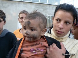 Шокиращи кадри от квартал Казмера, където ромите са оставени без ток