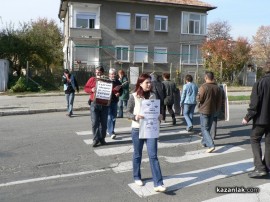 Синдикатите подкрепиха продължаващите протести в Института по розата