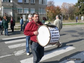 Синдикатите подкрепиха продължаващите протести в Института по розата
