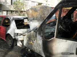 Кола и микробус горяха тази вечер в Казанлък/обновена/
