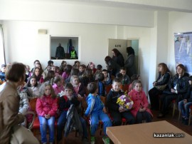 Полицията отвори врати за деца от Казанлък