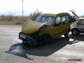 Видео: Жена е в болницата след катастрофа край Мъглиж