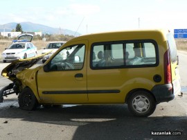 Видео: Жена е в болницата след катастрофа край Мъглиж