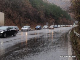 Катастрофирал ТИР затрудни движението между Казанлък и Стара Загора