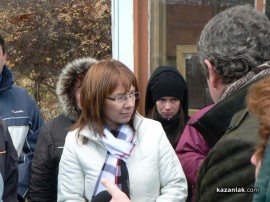 С мотики и вили прогониха новата директорка на Института по розата